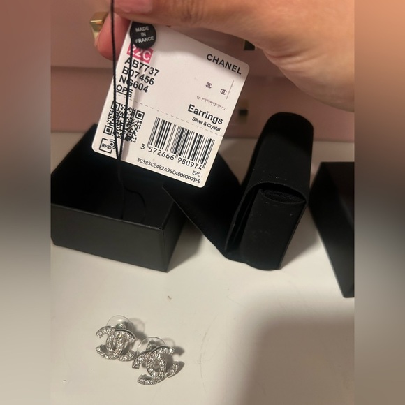 CHANEL silver Rhinestone Curvy Earrings crystal - Picture 3 of 5